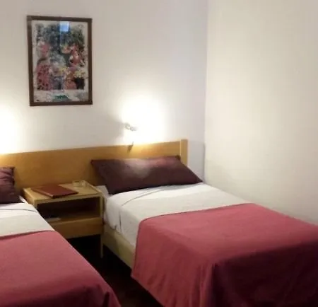 Residencial Monumental Hotell 2*